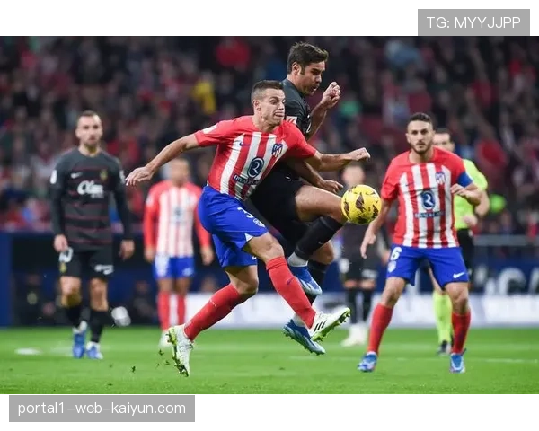 皇马进攻端交叉跑位创造空间效率，无球移动质量西甲顶尖水平